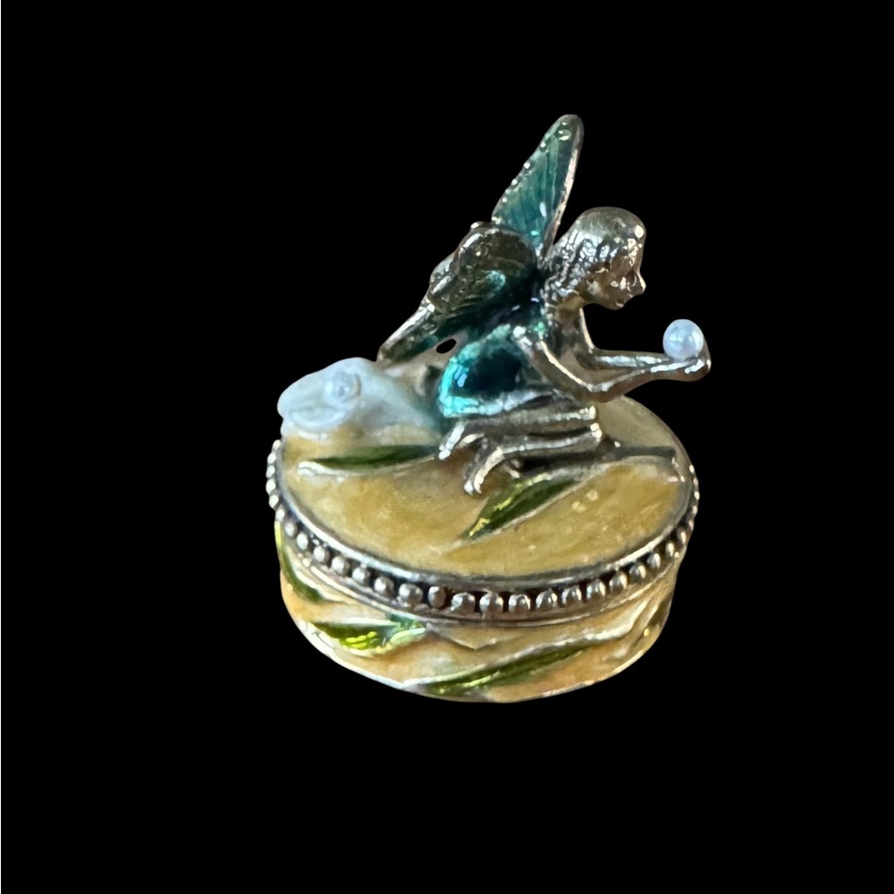 Fairy Holding Faux Pearl Mini Trinket Box - Picture 3 of 7